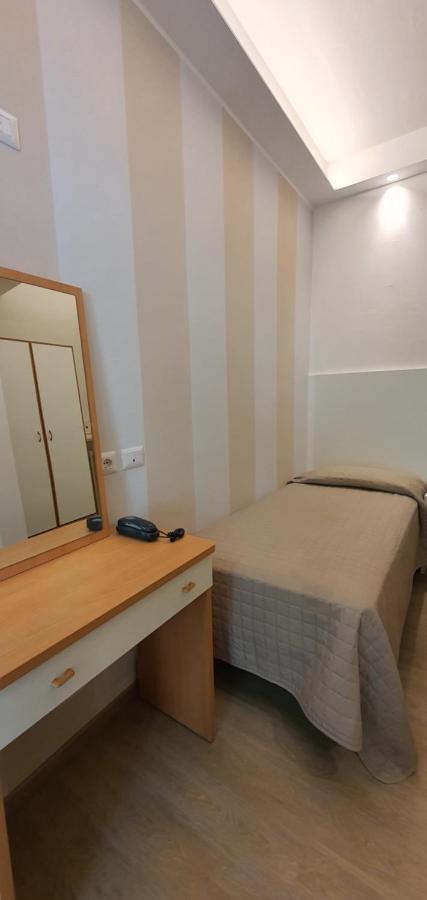 Hotel Arno มิซาโน อาดรีอาติโก ภายนอก รูปภาพ