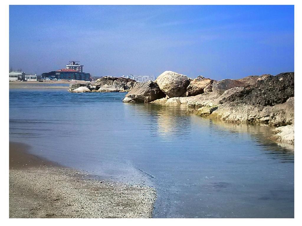 Hotel Arno มิซาโน อาดรีอาติโก ภายนอก รูปภาพ