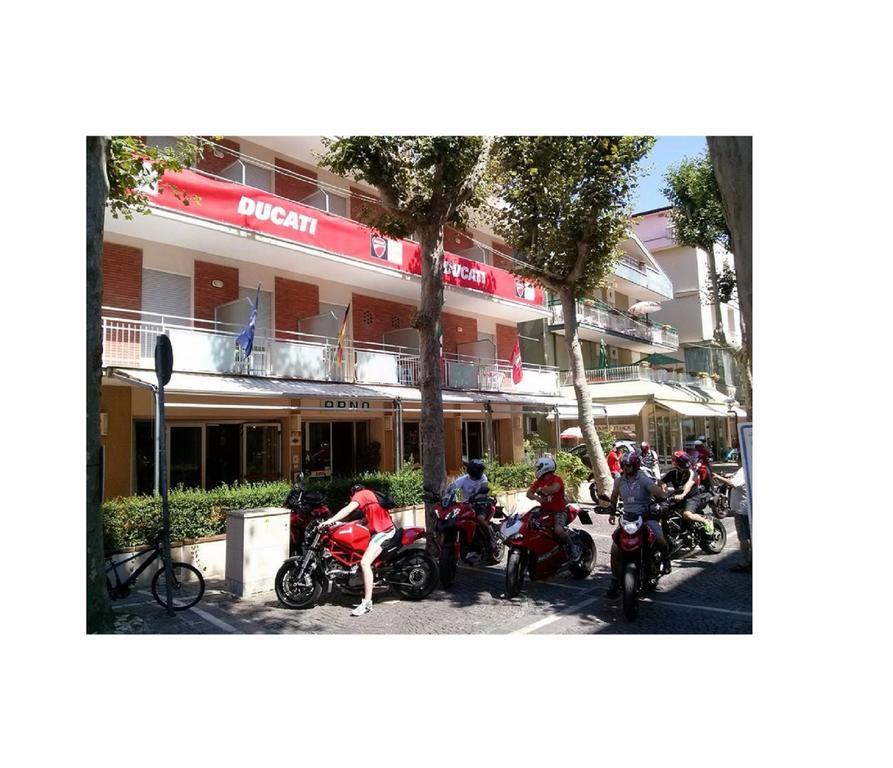 Hotel Arno มิซาโน อาดรีอาติโก ภายนอก รูปภาพ