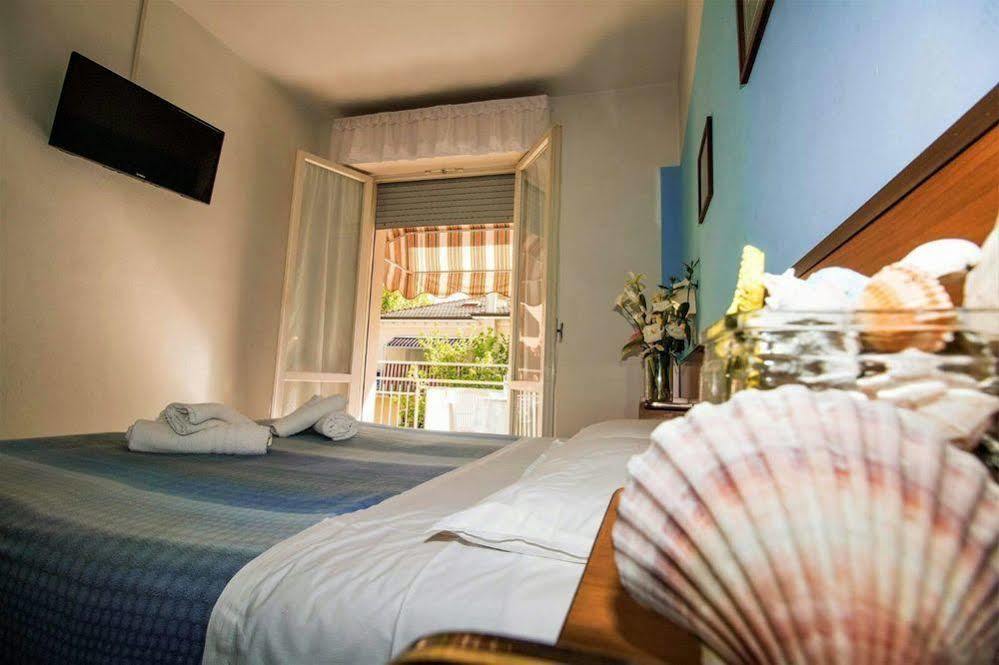 Hotel Arno มิซาโน อาดรีอาติโก ภายนอก รูปภาพ