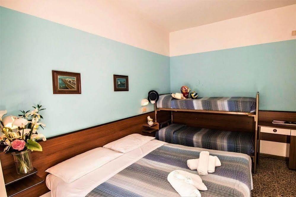 Hotel Arno มิซาโน อาดรีอาติโก ภายนอก รูปภาพ