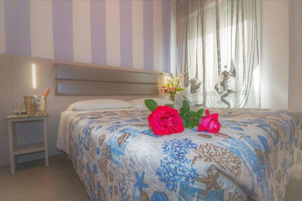 Hotel Arno มิซาโน อาดรีอาติโก ภายนอก รูปภาพ