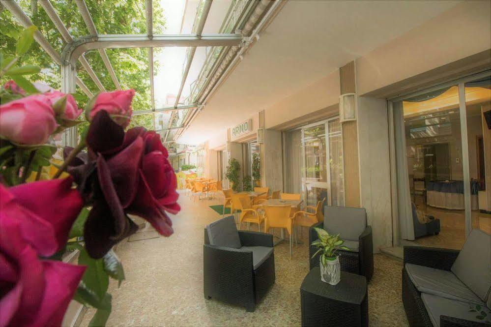 Hotel Arno มิซาโน อาดรีอาติโก ภายนอก รูปภาพ