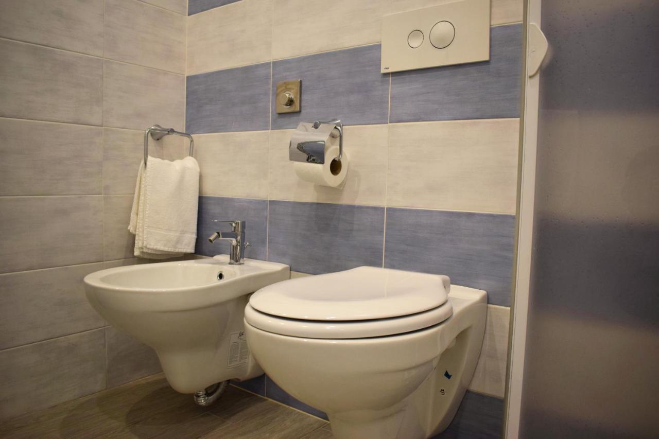 Hotel Arno มิซาโน อาดรีอาติโก ภายนอก รูปภาพ