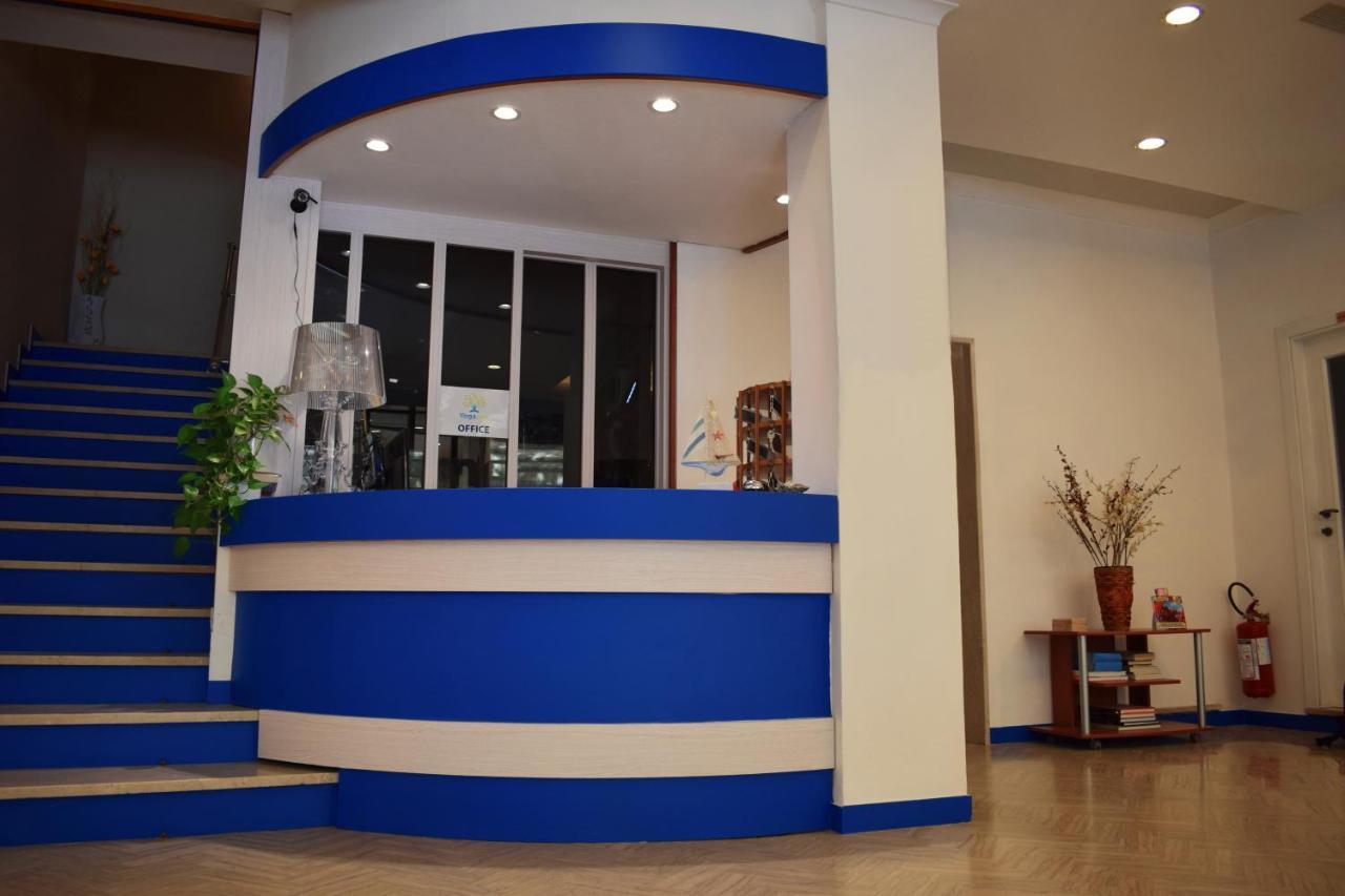 Hotel Arno มิซาโน อาดรีอาติโก ภายนอก รูปภาพ